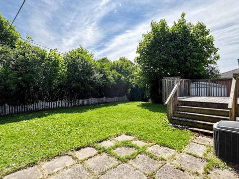 Photo 47 at 7 Laurentide Avenue, Aurora Heights, Aurora