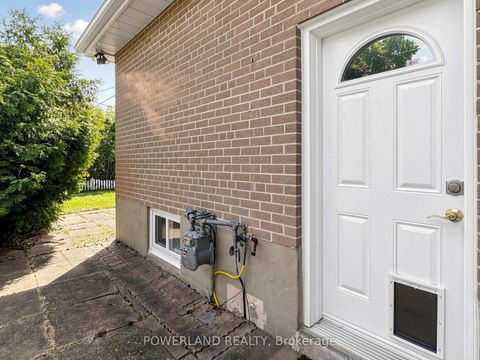 Photo 49 at 7 Laurentide Avenue, Aurora Heights, Aurora
