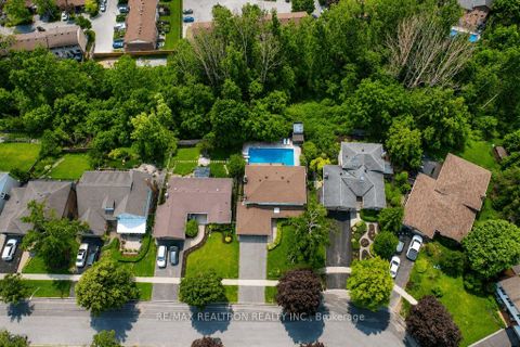 Photo 3 at 18 Debra Crescent, Allandale Heights, Barrie