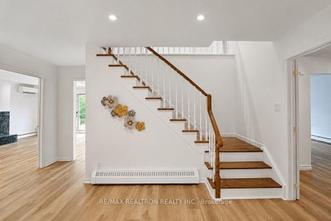 Photo 7 at 18 Debra Crescent, Allandale Heights, Barrie