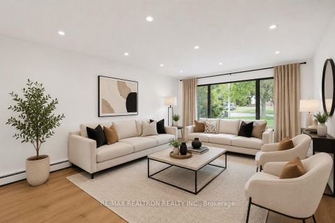Photo 9 at 18 Debra Crescent, Allandale Heights, Barrie
