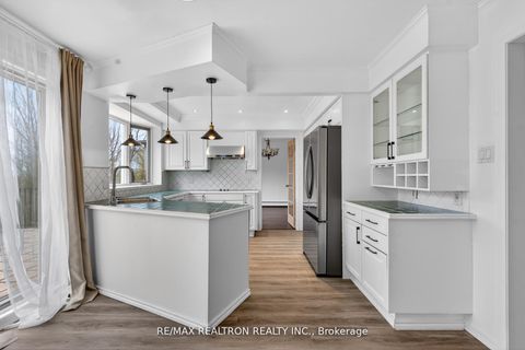 Photo 15 at 18 Debra Crescent, Allandale Heights, Barrie