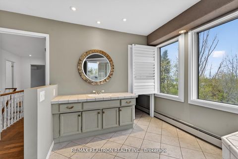 Photo 25 at 18 Debra Crescent, Allandale Heights, Barrie