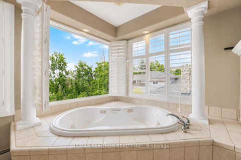 Photo 27 at 18 Debra Crescent, Allandale Heights, Barrie