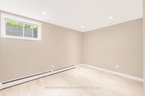 Photo 38 at 18 Debra Crescent, Allandale Heights, Barrie