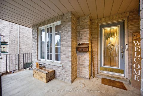 Photo 4 at 4 Dunnett Drive, Ardagh, Barrie