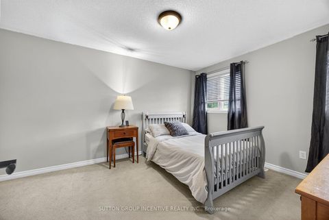 Photo 20 at 4 Dunnett Drive, Ardagh, Barrie