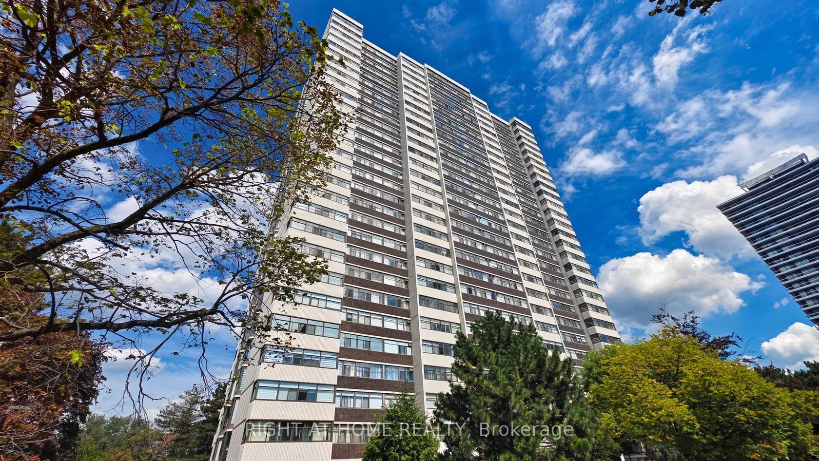 2805 - 100 Antibes Drive, Branson, Toronto photo 8