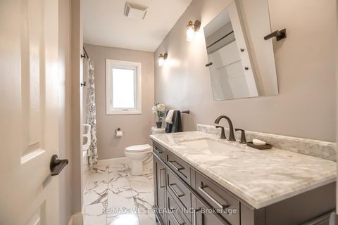 Photo 9 at 24 Waxham Road, Clairville, Toronto