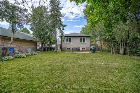 Photo 14 at 24 Waxham Road, Clairville, Toronto