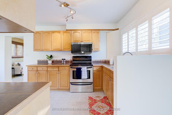 Photo 8 at 569 Masson Street, O'Neill, Oshawa