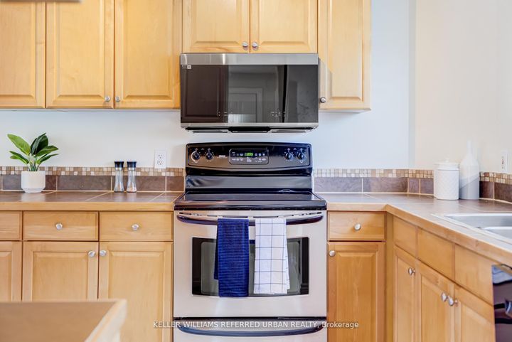 Photo 9 at 569 Masson Street, O'Neill, Oshawa