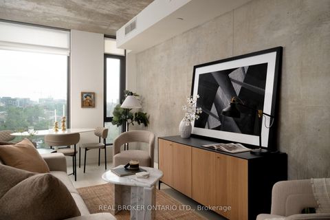 Photo 2 at 508 - 111 Bathurst Street, Waterfront Communities C1, Toronto