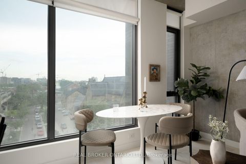 Photo 3 at 508 - 111 Bathurst Street, Waterfront Communities C1, Toronto