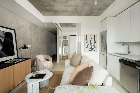 Photo 7 at 508 - 111 Bathurst Street, Waterfront Communities C1, Toronto