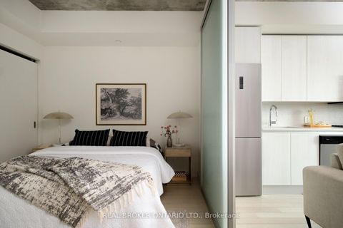 Photo 8 at 508 - 111 Bathurst Street, Waterfront Communities C1, Toronto