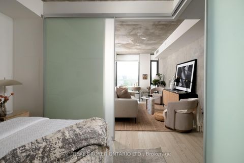 Photo 10 at 508 - 111 Bathurst Street, Waterfront Communities C1, Toronto
