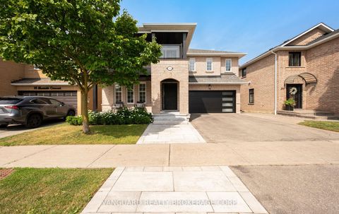 Photo 1 at 22 Monteith Crescent, Maple, Vaughan