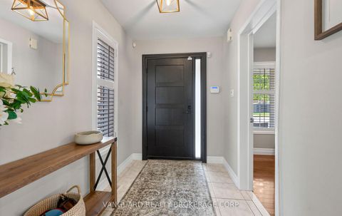 Photo 5 at 22 Monteith Crescent, Maple, Vaughan