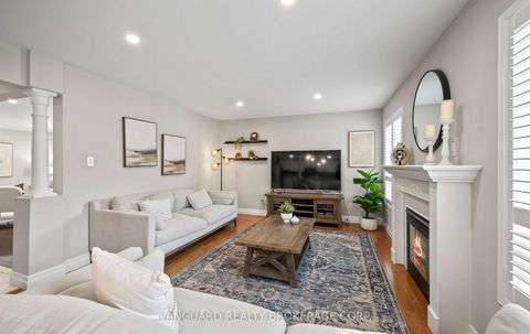 Photo 15 at 22 Monteith Crescent, Maple, Vaughan