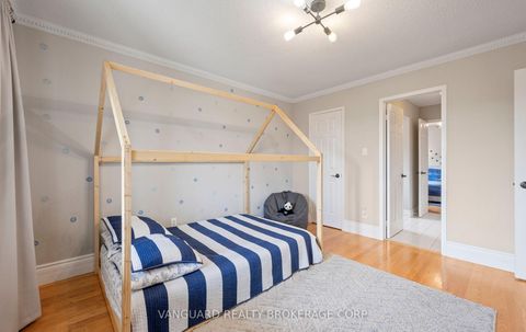 Photo 34 at 22 Monteith Crescent, Maple, Vaughan