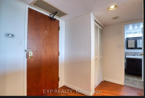 Photo 3 at 1006 - 150 Alton Towers Circle, Milliken, Toronto
