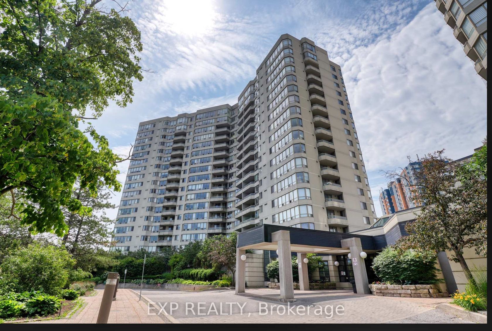 1006 - 150 Alton Towers Circle, Milliken, Toronto photo 3