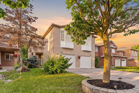 Photo 1 at 821 Pucks Place, Wyndham, Newmarket