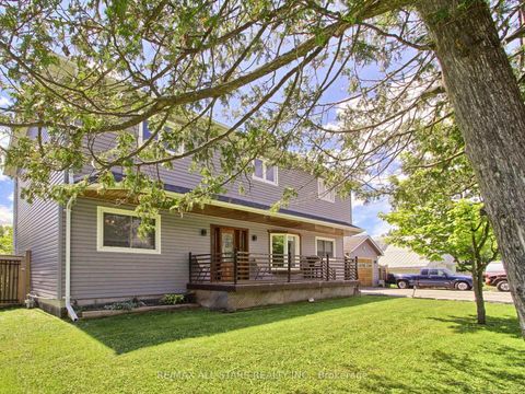Photo 2 at 397 Winnifred Drive, Keswick South, Georgina