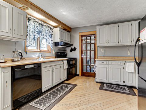 Photo 11 at 397 Winnifred Drive, Keswick South, Georgina