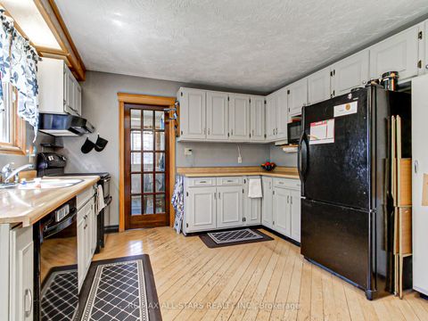 Photo 12 at 397 Winnifred Drive, Keswick South, Georgina