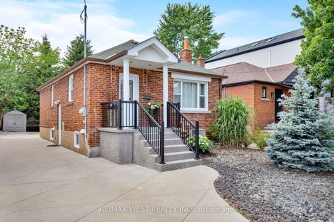 Photo 2 at 42 Stephen Drive, Queensway, Toronto
