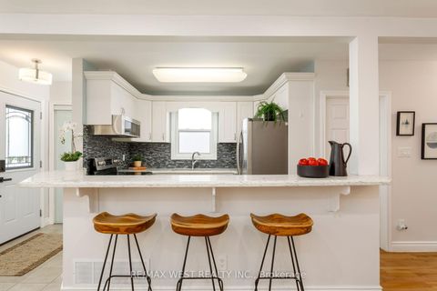 Photo 8 at 42 Stephen Drive, Queensway, Toronto