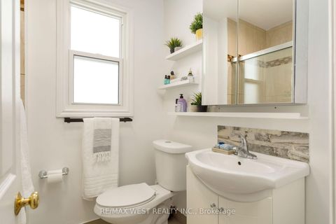 Photo 18 at 42 Stephen Drive, Queensway, Toronto