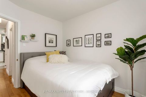 Photo 20 at 42 Stephen Drive, Queensway, Toronto
