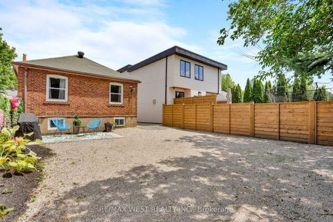 Photo 25 at 42 Stephen Drive, Queensway, Toronto