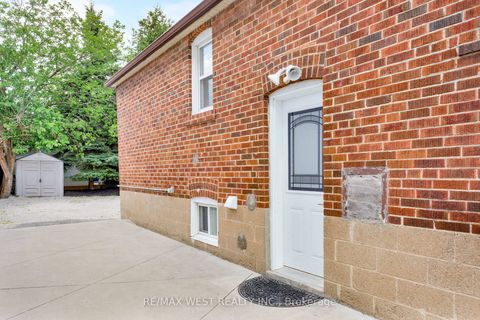 Photo 31 at 42 Stephen Drive, Queensway, Toronto