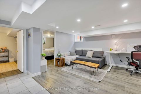 Photo 38 at 42 Stephen Drive, Queensway, Toronto