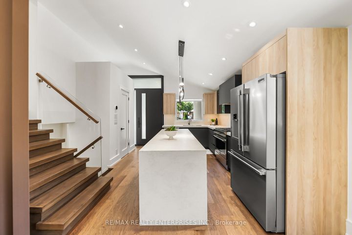 Photo 6 at 1495 Thetford Court, Clarkson, Mississauga