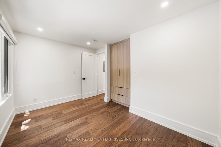 Photo 15 at 1495 Thetford Court, Clarkson, Mississauga