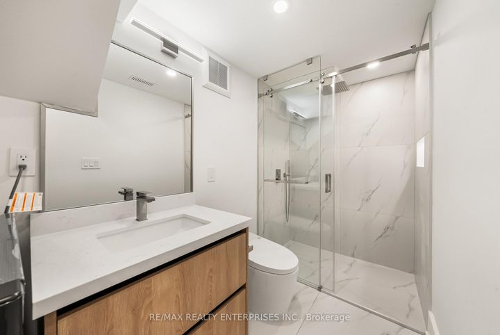 Photo 26 at 1495 Thetford Court, Clarkson, Mississauga
