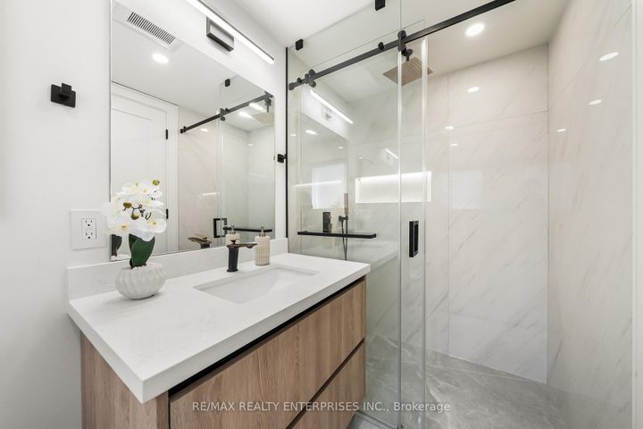 Photo 31 at 1495 Thetford Court, Clarkson, Mississauga