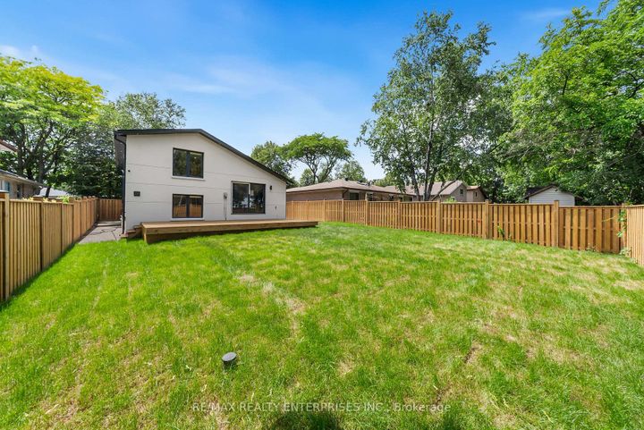Photo 32 at 1495 Thetford Court, Clarkson, Mississauga