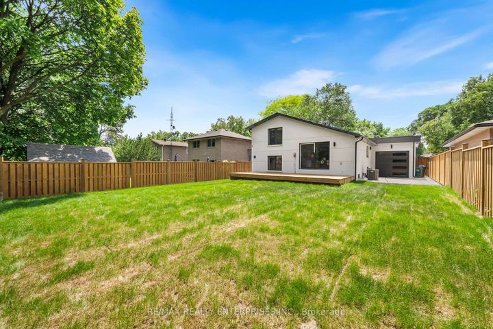 Photo 33 at 1495 Thetford Court, Clarkson, Mississauga