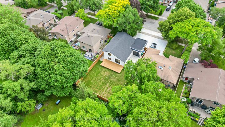 Photo 38 at 1495 Thetford Court, Clarkson, Mississauga