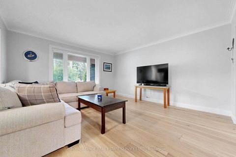 Photo 3 at 6 Parkchester Road, Amesbury, Toronto