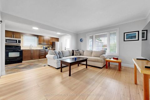 Photo 5 at 6 Parkchester Road, Amesbury, Toronto