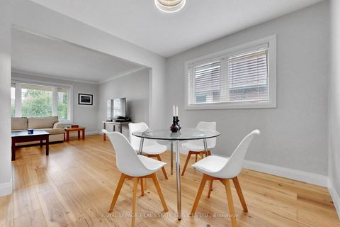 Photo 9 at 6 Parkchester Road, Amesbury, Toronto
