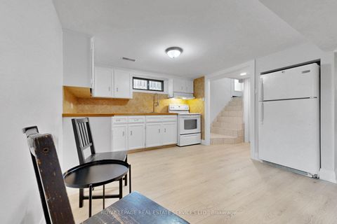 Photo 22 at 6 Parkchester Road, Amesbury, Toronto