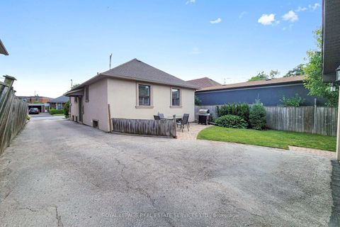 Photo 33 at 6 Parkchester Road, Amesbury, Toronto
